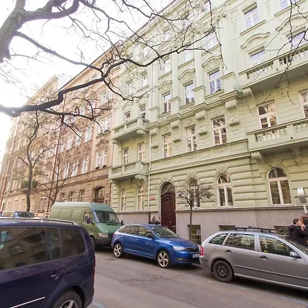 Modern With Garden Appartement
