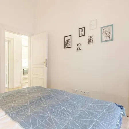 Modern With Garden Apartament