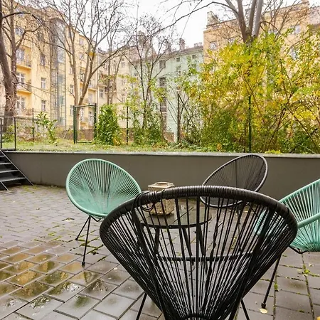 Modern With Garden Apartament Praga