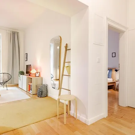 Appartamento Modern With Garden Praga