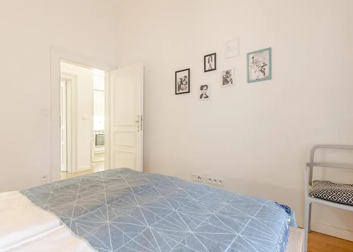 Modern With Garden Apartman